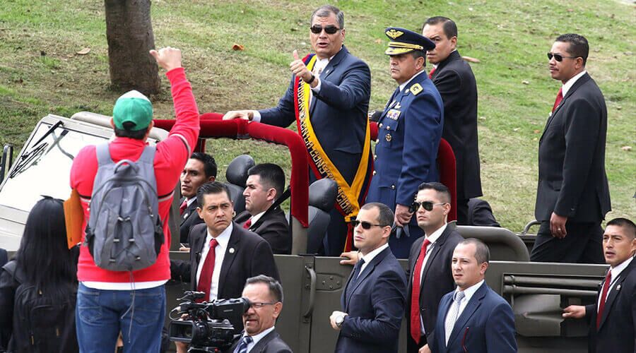 Correa-posesion-Moreno