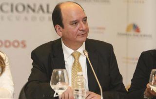 por qué fue destituído Baca Mancheno