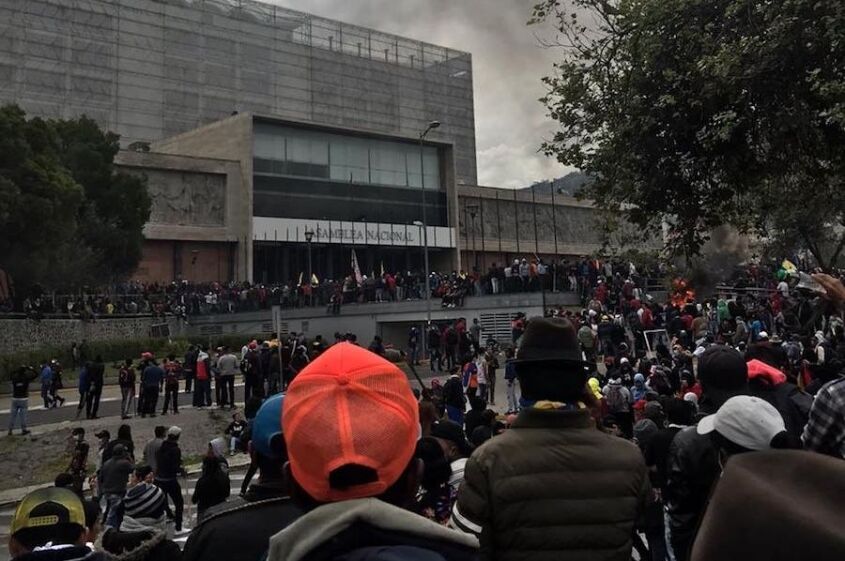 Toque De Queda En Ecuador