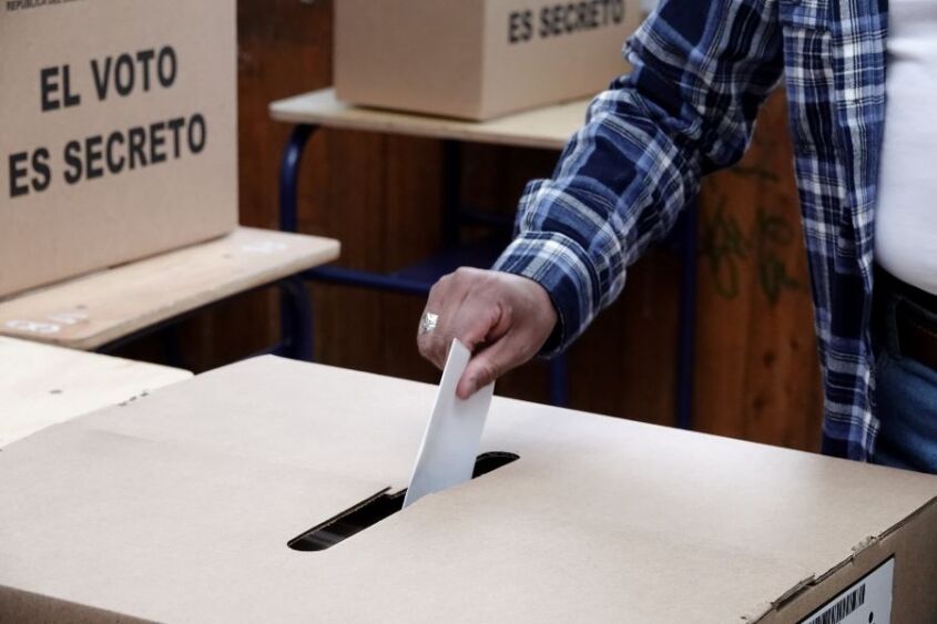 se suman los votos nulos