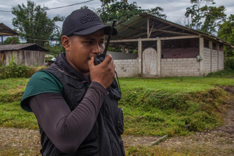 Nixon, guardia cofán