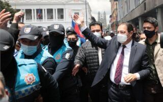 santiago guarderas asumió la alcaldía