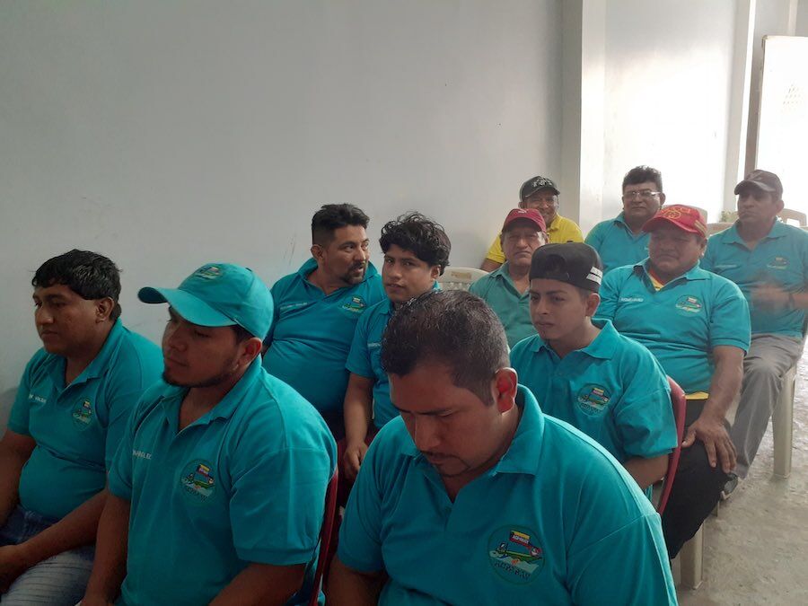 asociación de cangrejeros en los manglares del golfo de Guayaquil