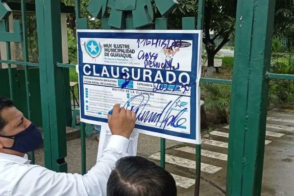 clausura colegios en Guayaquil