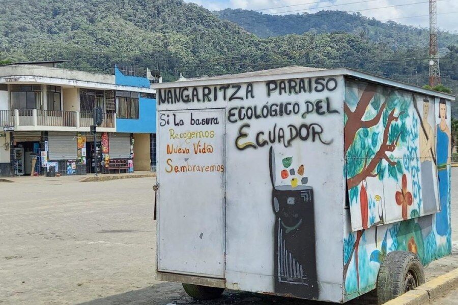 Calle en el cantón Nangaritza
