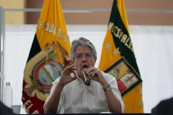 Guillermo Lasso viajará a Chile