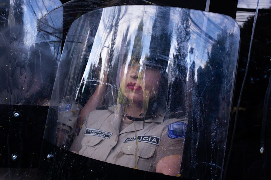 policía