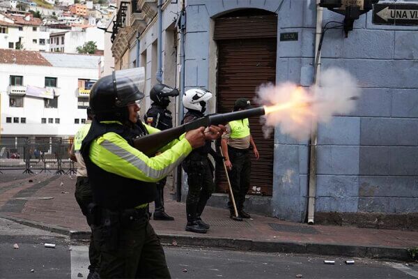 Policia Dispara Paro Octubre 2019