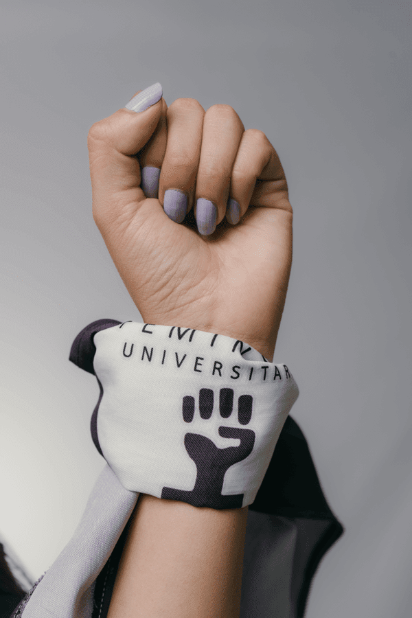 Pañuelo de la Coalición Feminista Universitaria, hoy Fundación Ciudadanas del mundo.