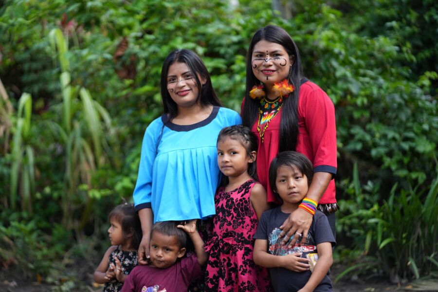 Teresa Chiriapa junto a su cuñad