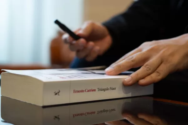 Triángulo Fúser, de Ernesto Carrión