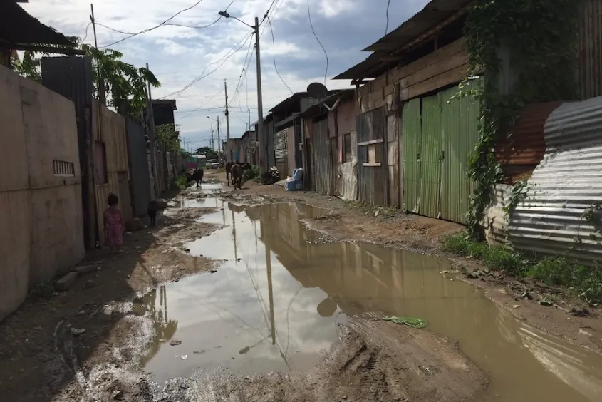 tráfico de tierras en Durán