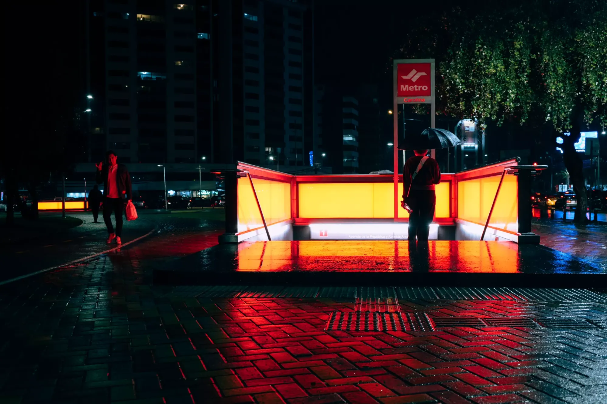 Una noche en el metro de Quito Una noche en el metro de Quito