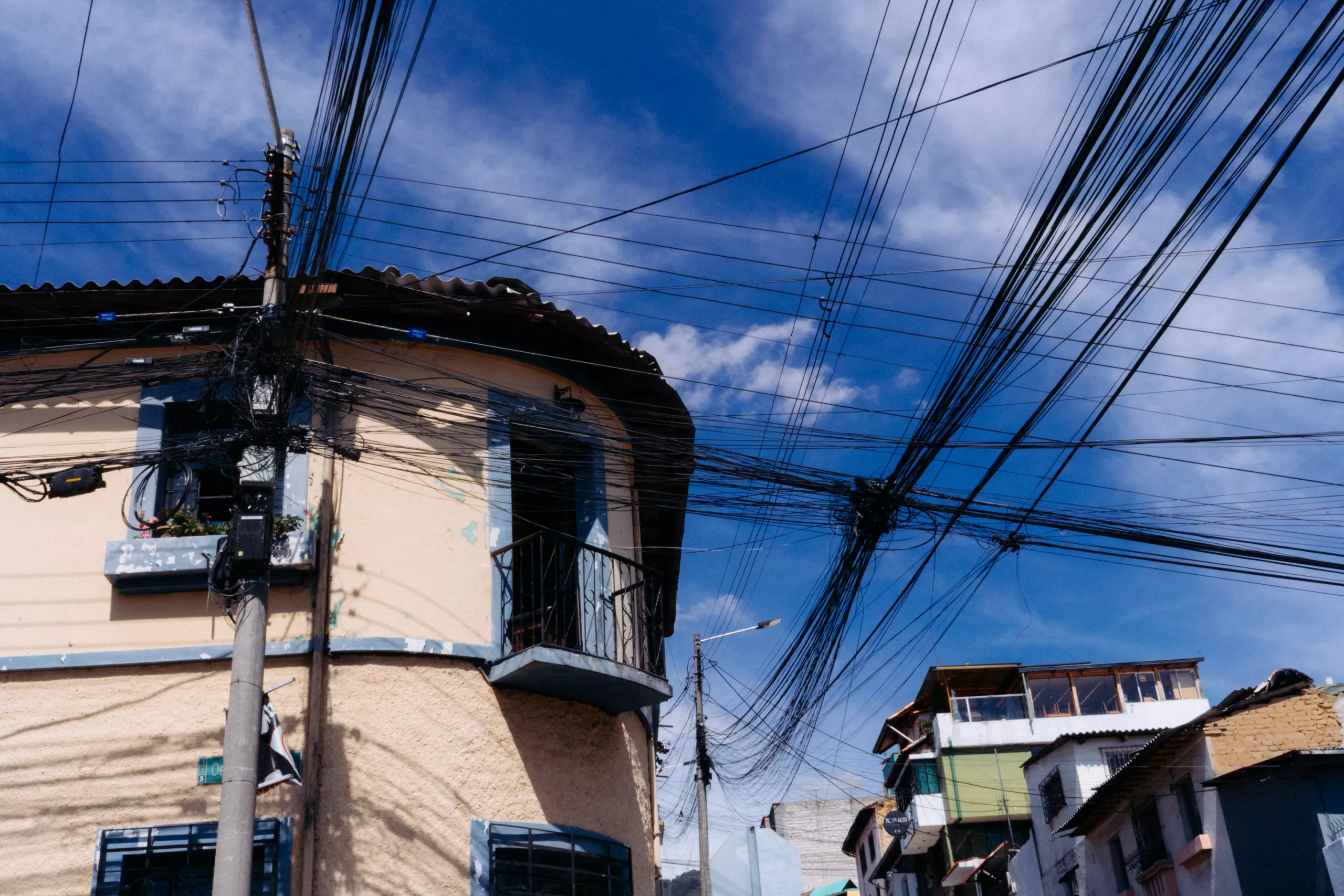 Tallarines eléctricos en San Juan. Tallarines eléctricos en San Juan.