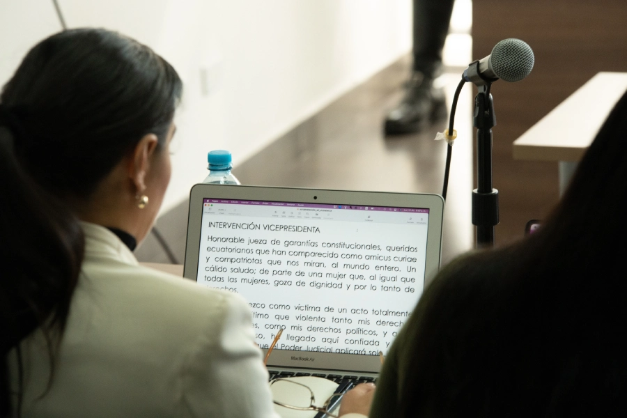 Audiencia de Verónica Abad.
