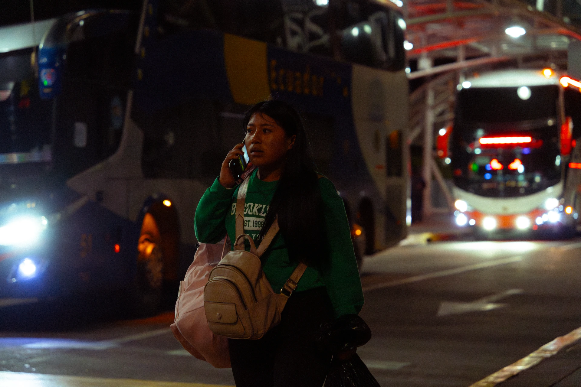 Una mujer llega a Quito en Quitumbe Una mujer llega a Quito en Quitumbe